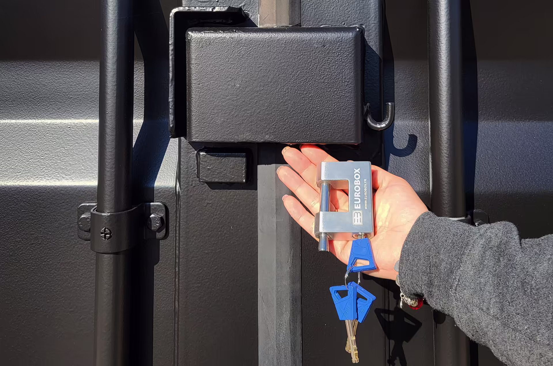 Système de sécurité container, Cache cadenas et cadenas container, Eurobox, cache cadenas sur demande, accessoires containers