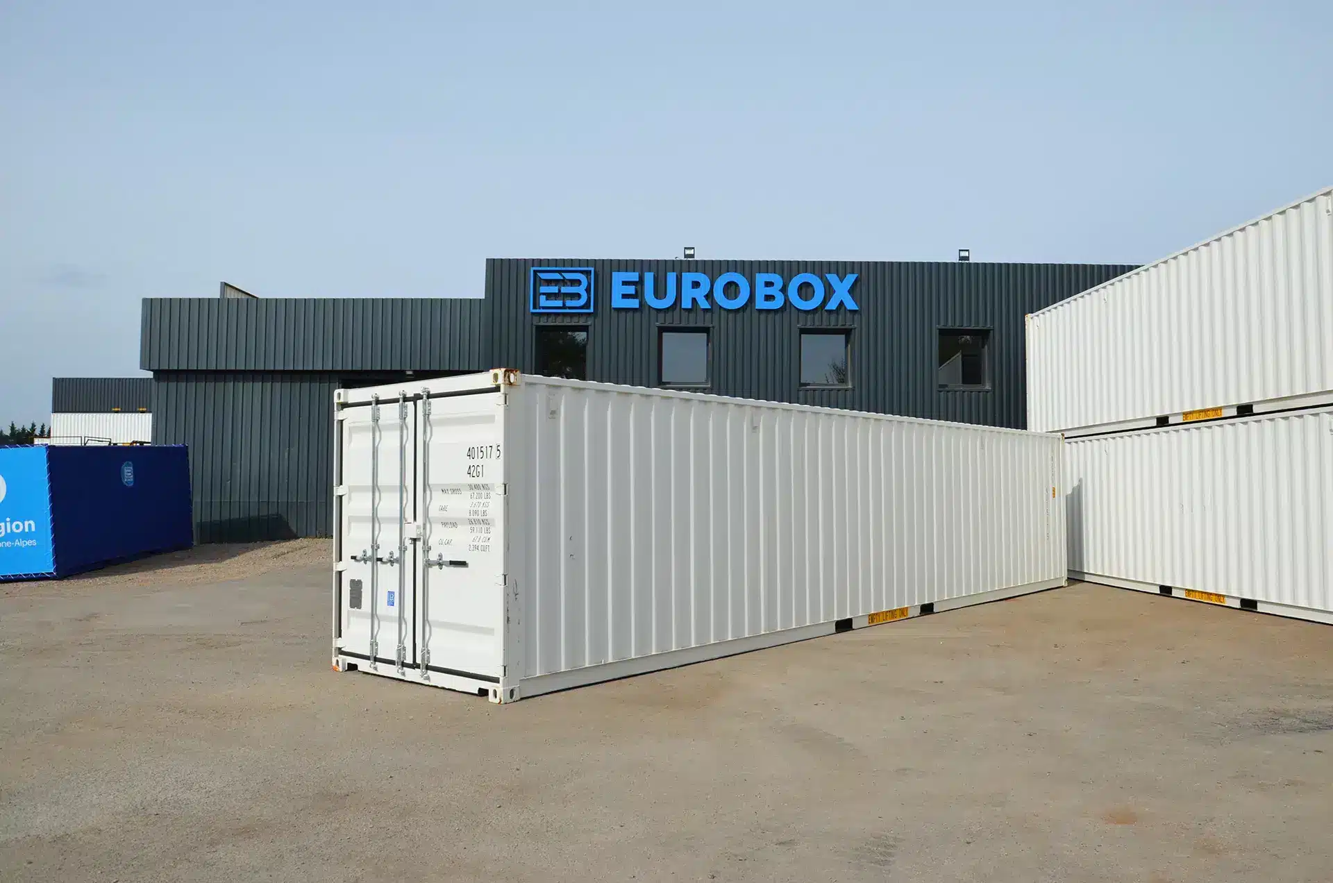 Stock de container blanc 40pieds neuf sur la région Auvergne Rhone-Alpes Eurobox